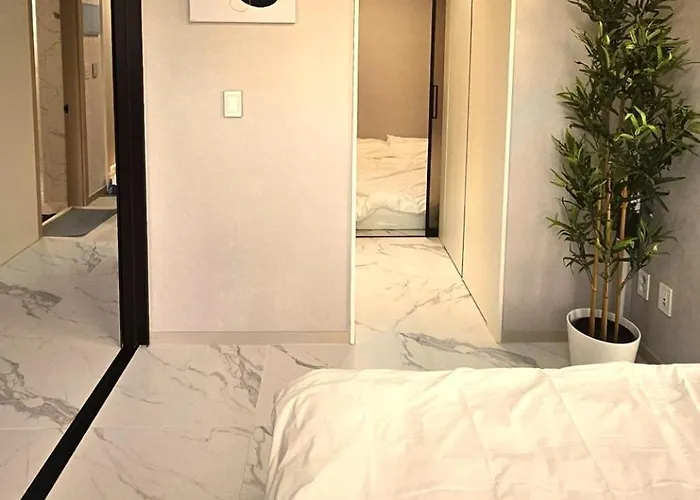 Cityline Apartment