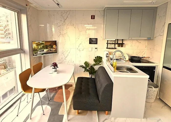 Cityline Apartment
